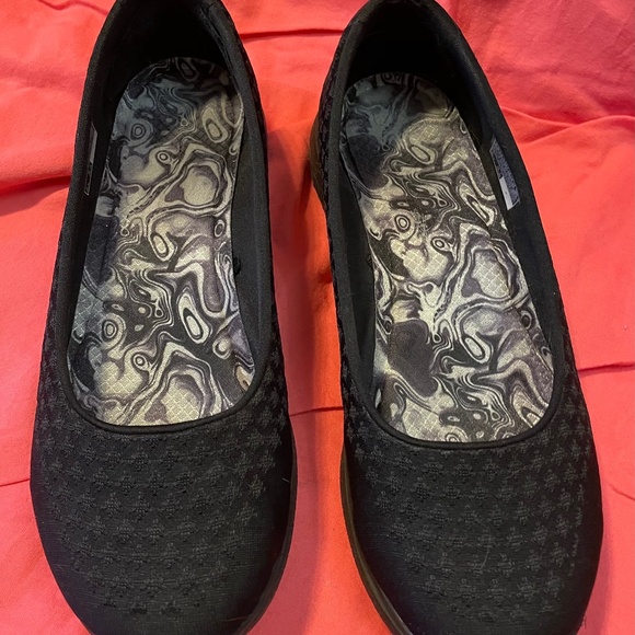 Skechers Womens Microburst One-up Shoe - Picture 1 of 6